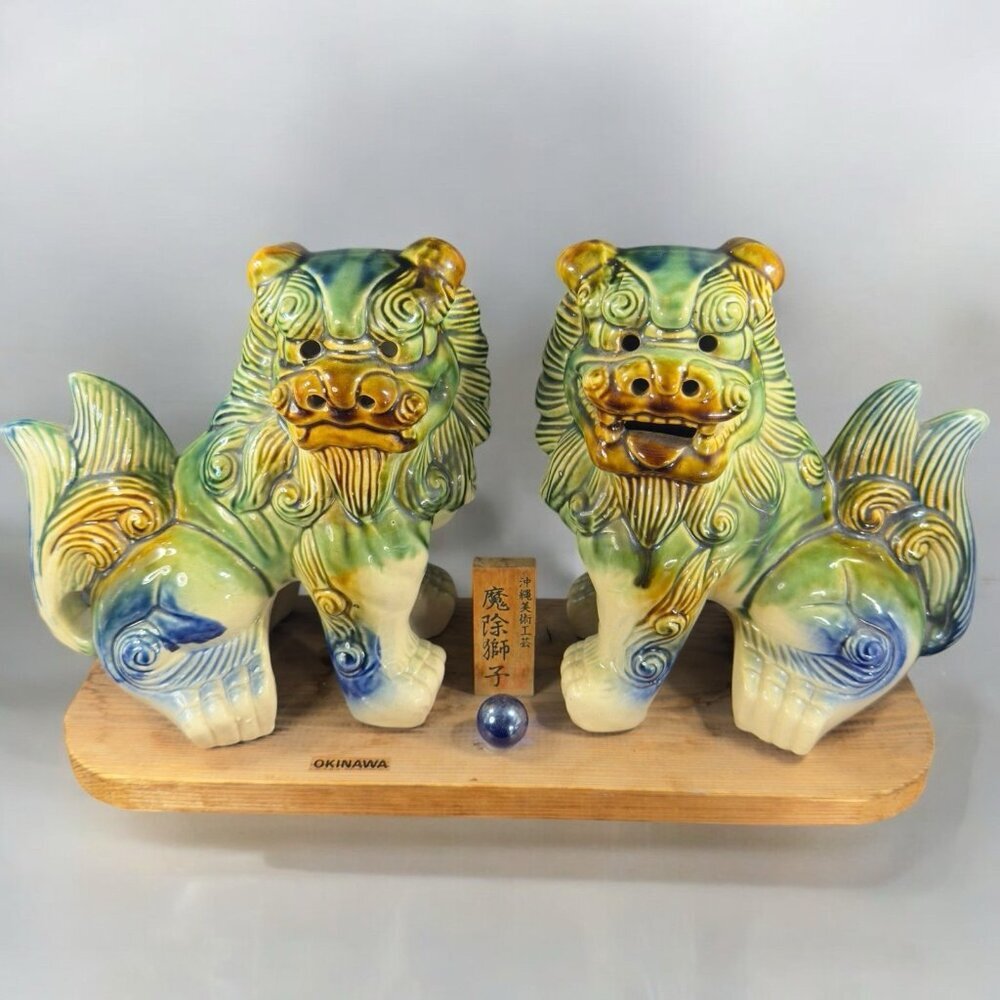 Okinawa Foo Dog Shisa Lion Dog Figurines Pair Japan Ceramic Original‎ Wood Stand